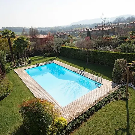 Camilla Padenghe sul Garda